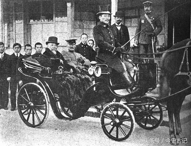 1909年10月26日，日本近代政治家伊藤博文于哈尔滨被刺杀